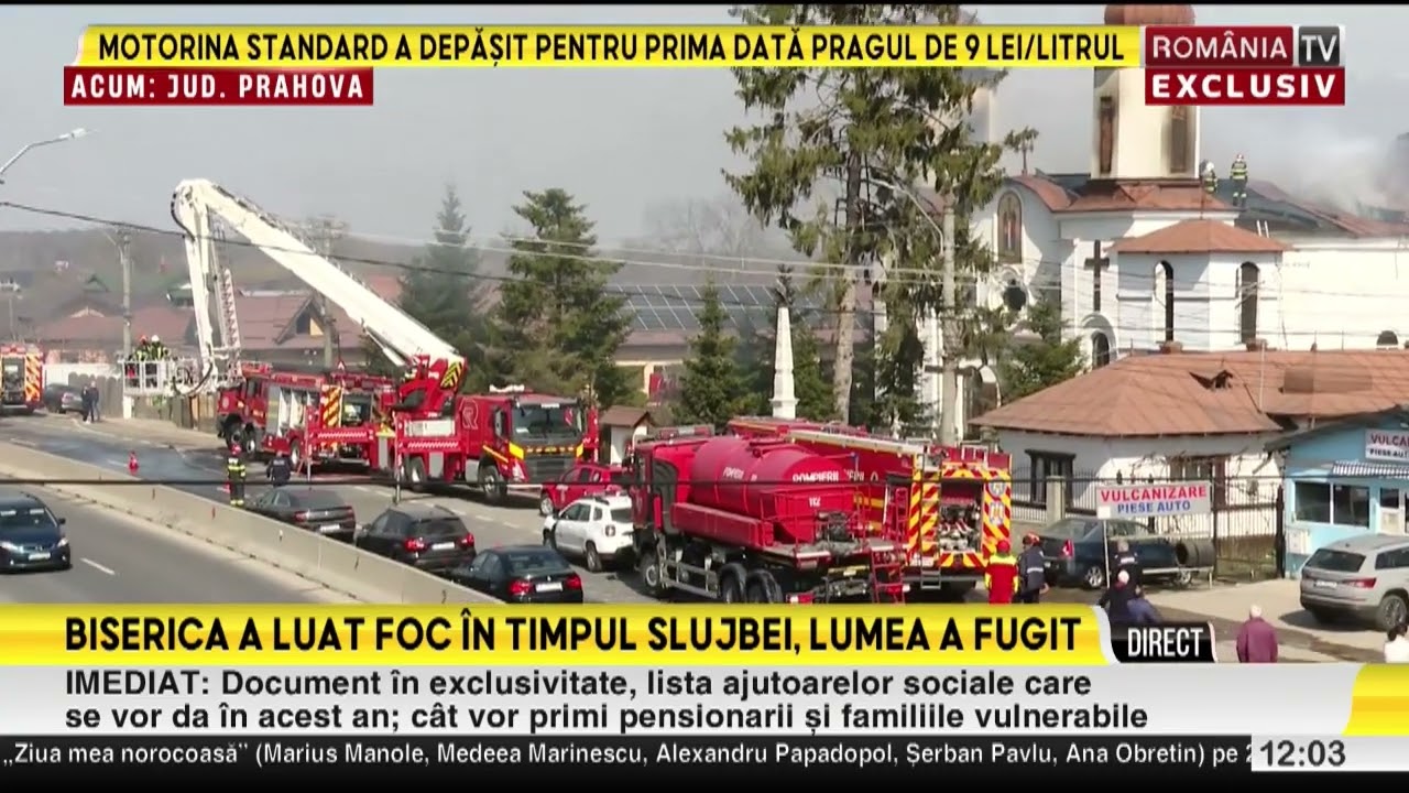 Incendiu puternic la o biserică monument istoric, oamenii au fugit de la slujbă