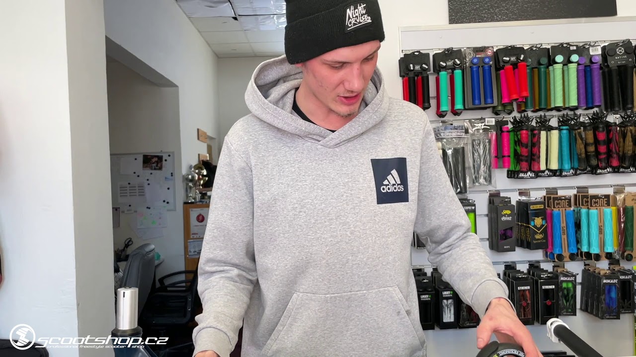 Koloběžka, která svítí ve tmě!!! Rozbalujeme boží Addict Revenger!