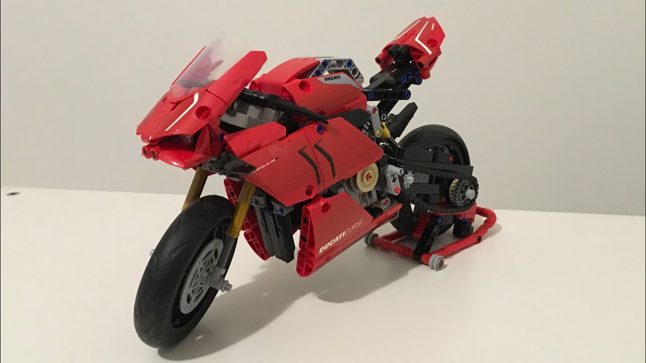 Lego Technic 42107 Ducati Panigale V4 Review! (2020)