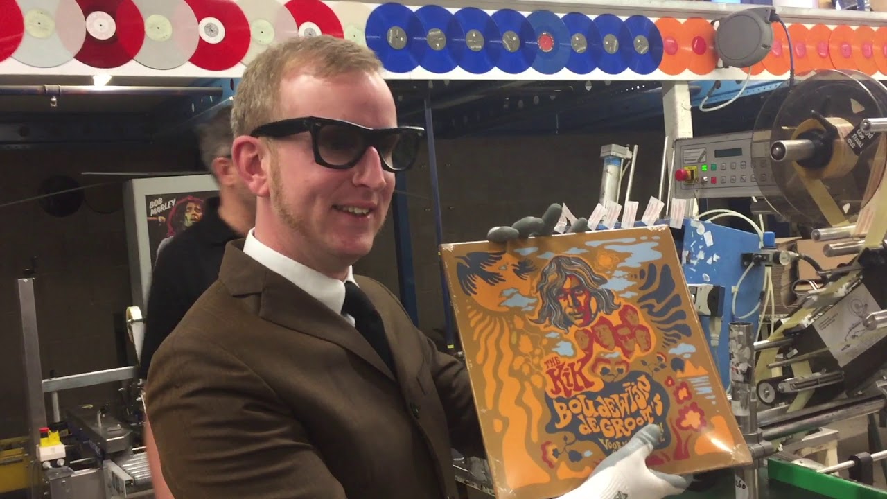 Dave von Raven en Boudewijn de Groot bezoeken Record Industry in Haarlem