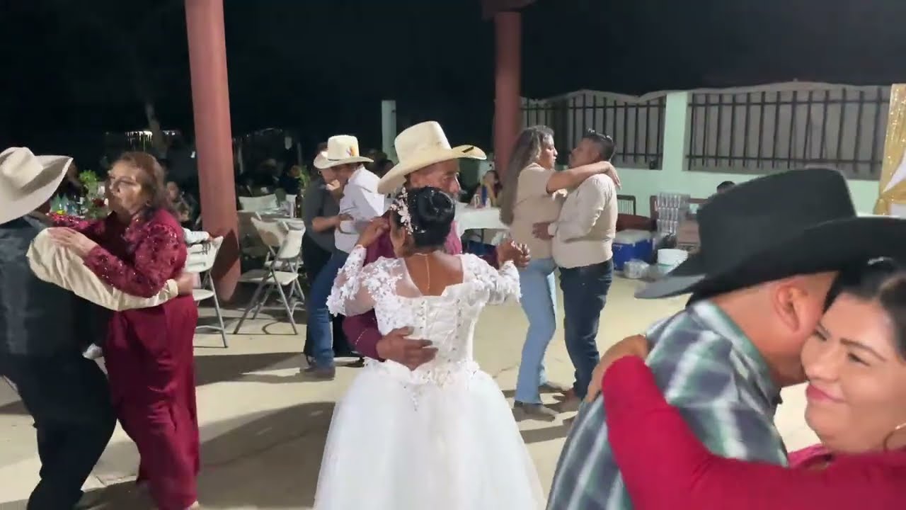 BODAS DE ORO DE JESUS Y MARIA DE JESUS. SAN ISIDRO MUNICIPIO DE ZAPOTITLÁN DE VADILLO, JAL. BAILE