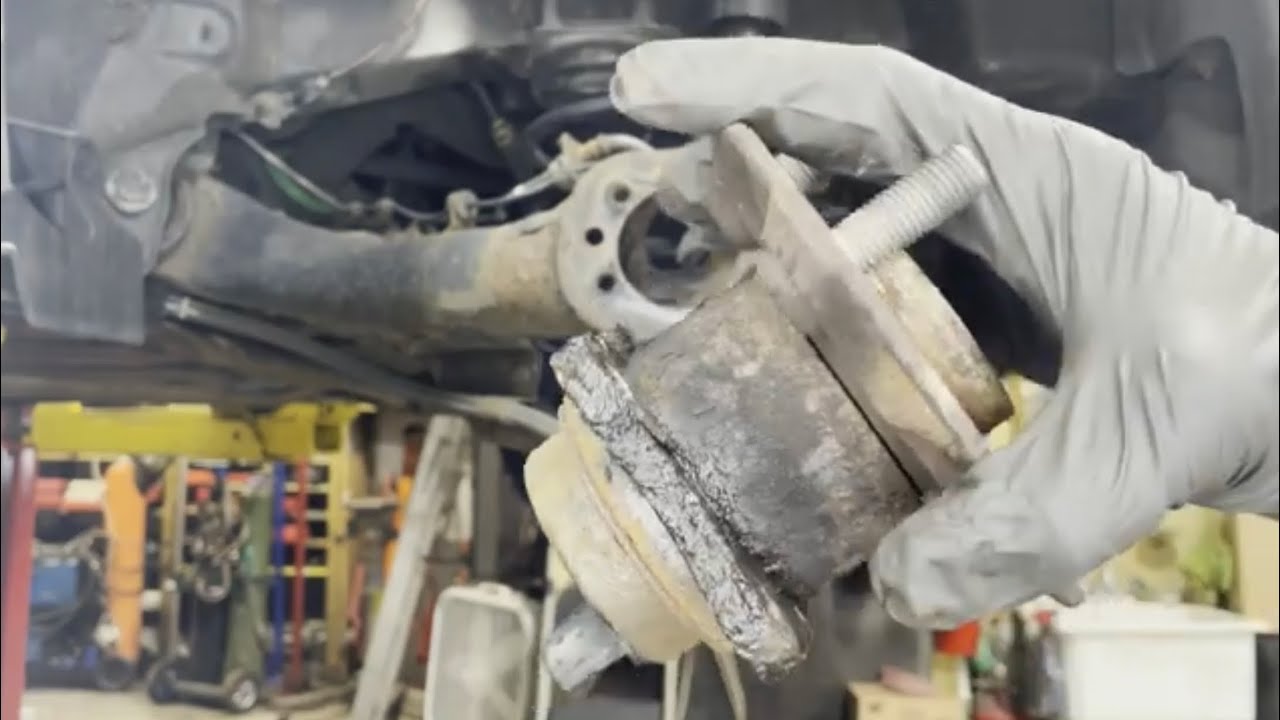 2009 - 2015 Toyota Prius How to Replace Rear Wheel Bearing