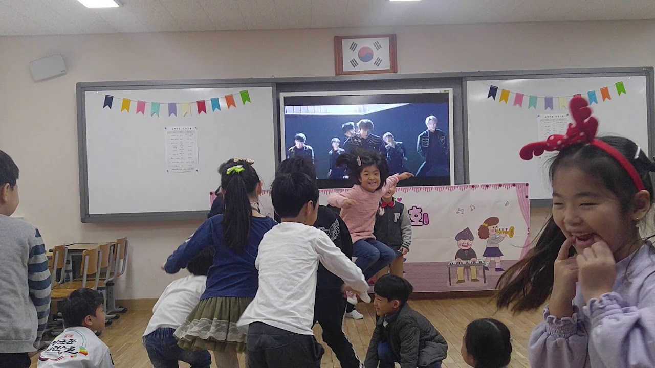 막춤 '부메랑' ( The funky chicken with BOOMERANG song )