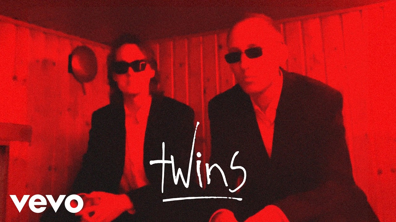 TWINS ~ PIHASAUNA