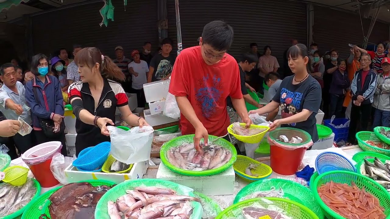 帥兒子透抽賣到賠錢 帥老爸直接開罵制止他不准再賣 中彰海王子 烏日火車站 海鮮叫賣 海鮮拍賣 叫賣哥
