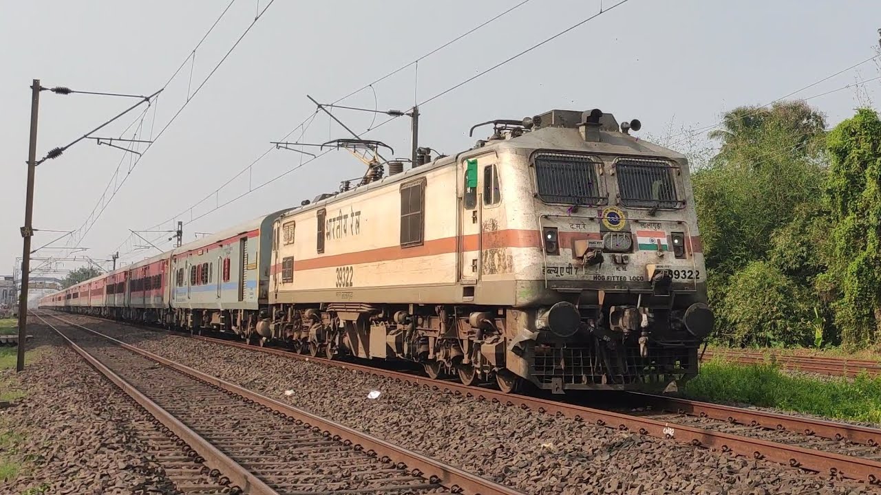 39322 LGDE WAP7 😎 charges😎 19414 ADI - KOAA SF Express ⚡ #indianrailways #railfan #trending #viral