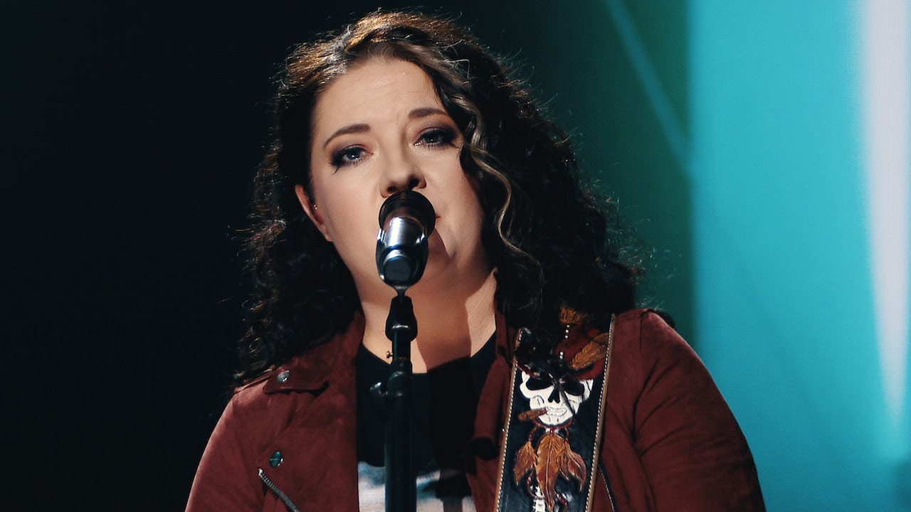 Ashley McBryde Performs &lsquo;Martha Divine&rsquo;