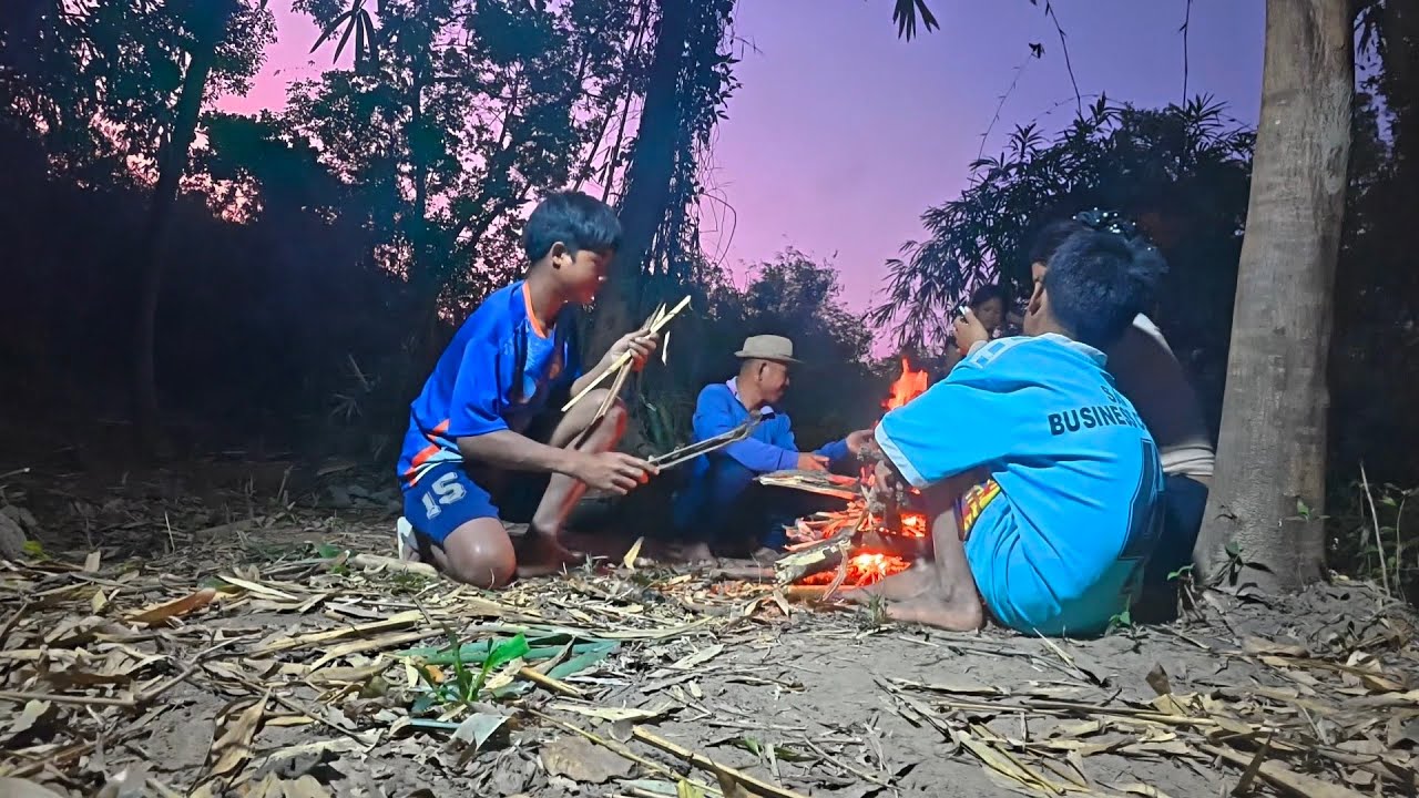 ໃຊ້ຊີວິດກັບຊົນເຜົ່າບຣູໃນປ່າ//ใช้ชีวิตกับชนเผ่าบลูในป่า Dong Una
