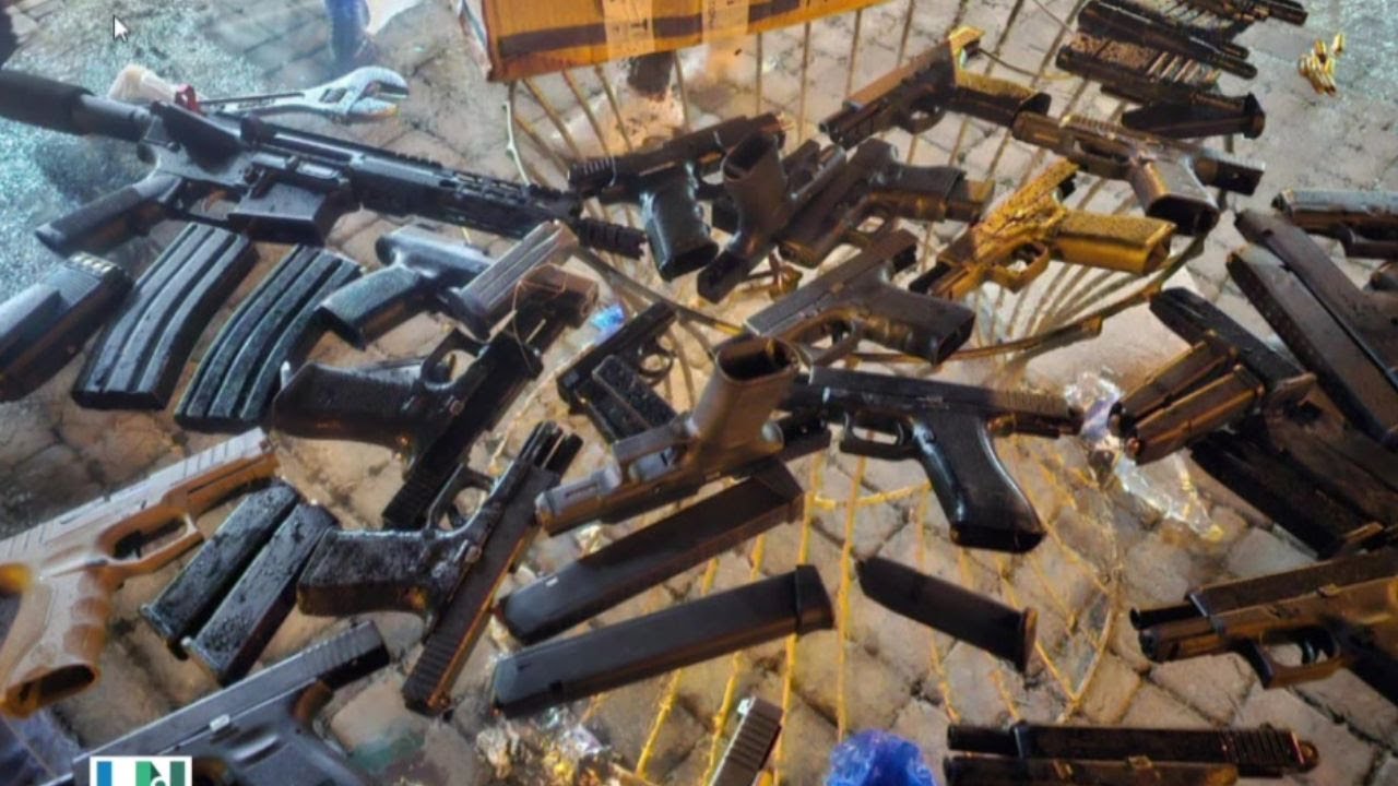 Operativo policial en una finca decomisa armas y municiones