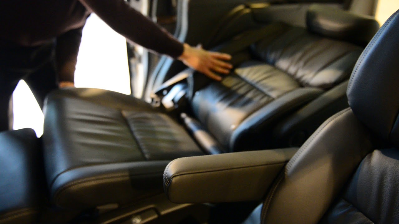 20160215賞Honda Odyssey業代示範第二排座椅平躺情形