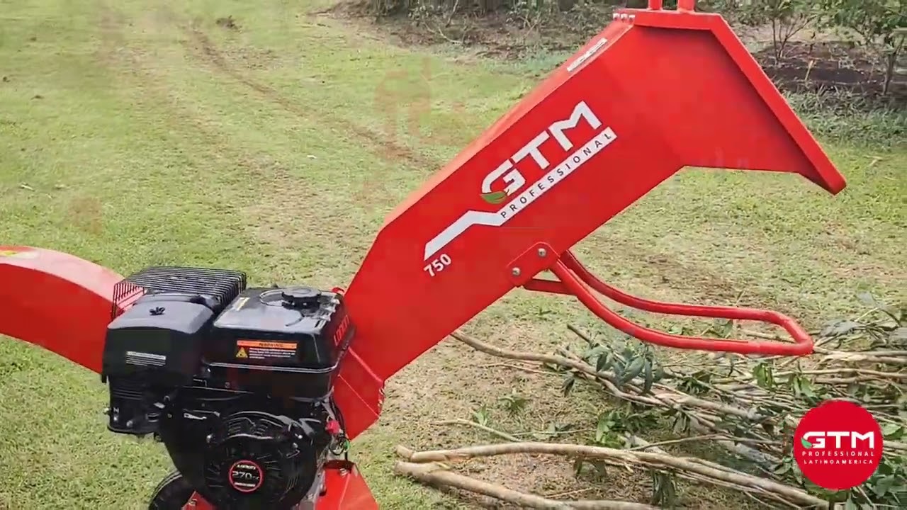 Triturando Plantas Nueva 750 GTM Professional La Mejor en su categoría! 7 cm de Capacidad.