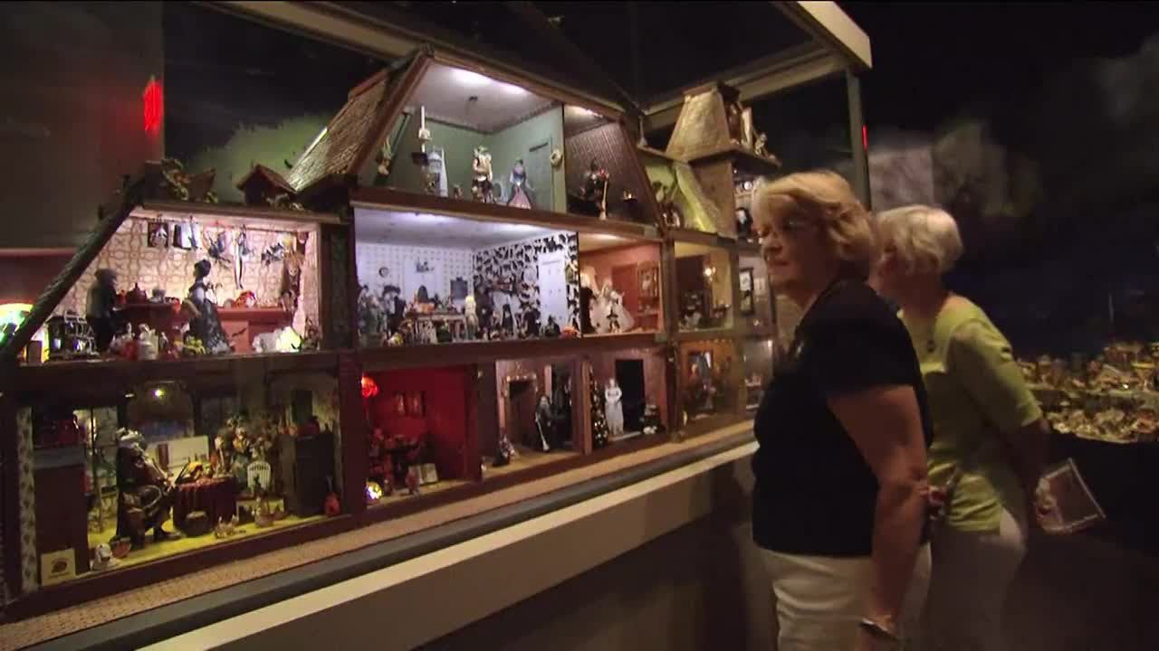 Tucson museum displays a miniature world