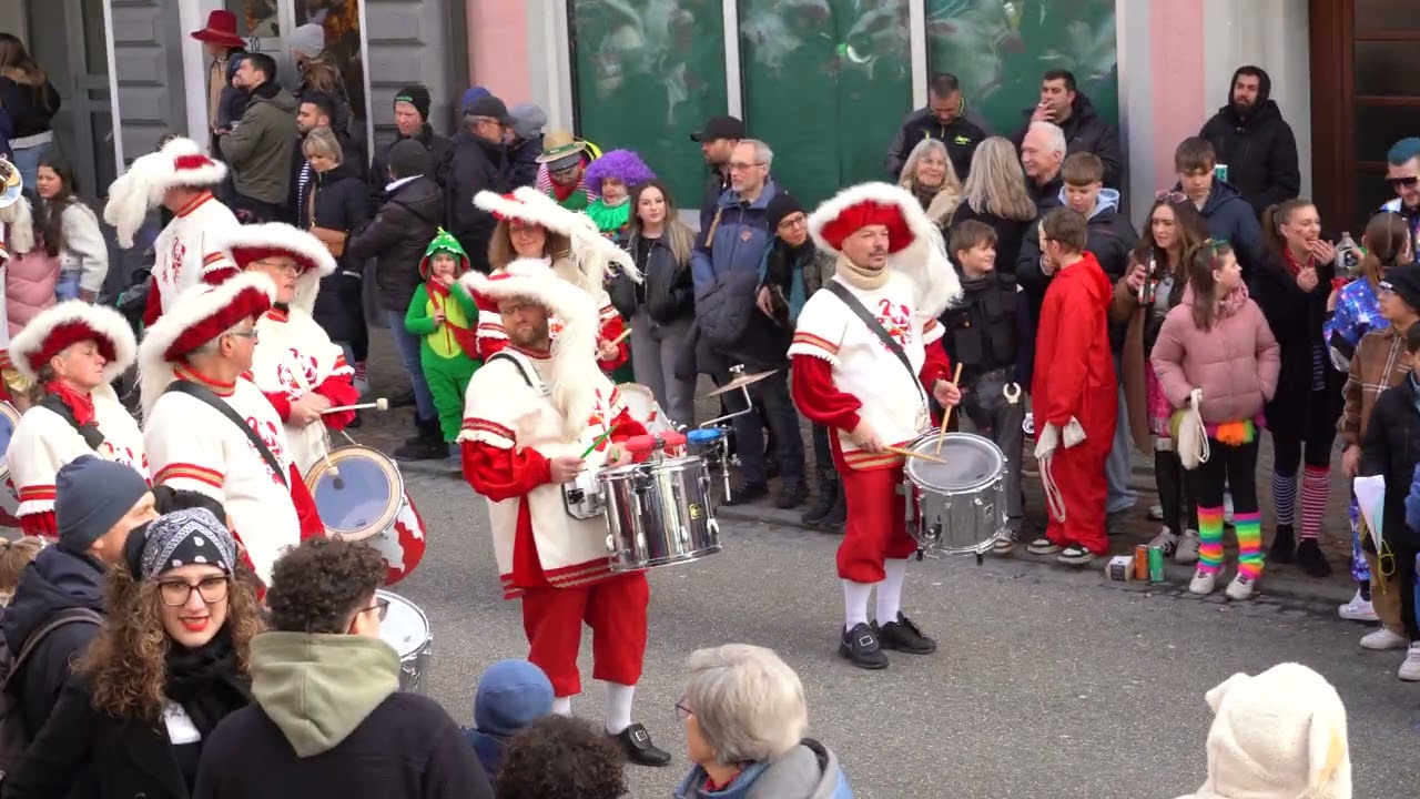 Fasnacht Sonntag Umzug 2026 Zell im Wiesental  „Mir lege de Hebel um!“  Traumwetter & volle Straßen