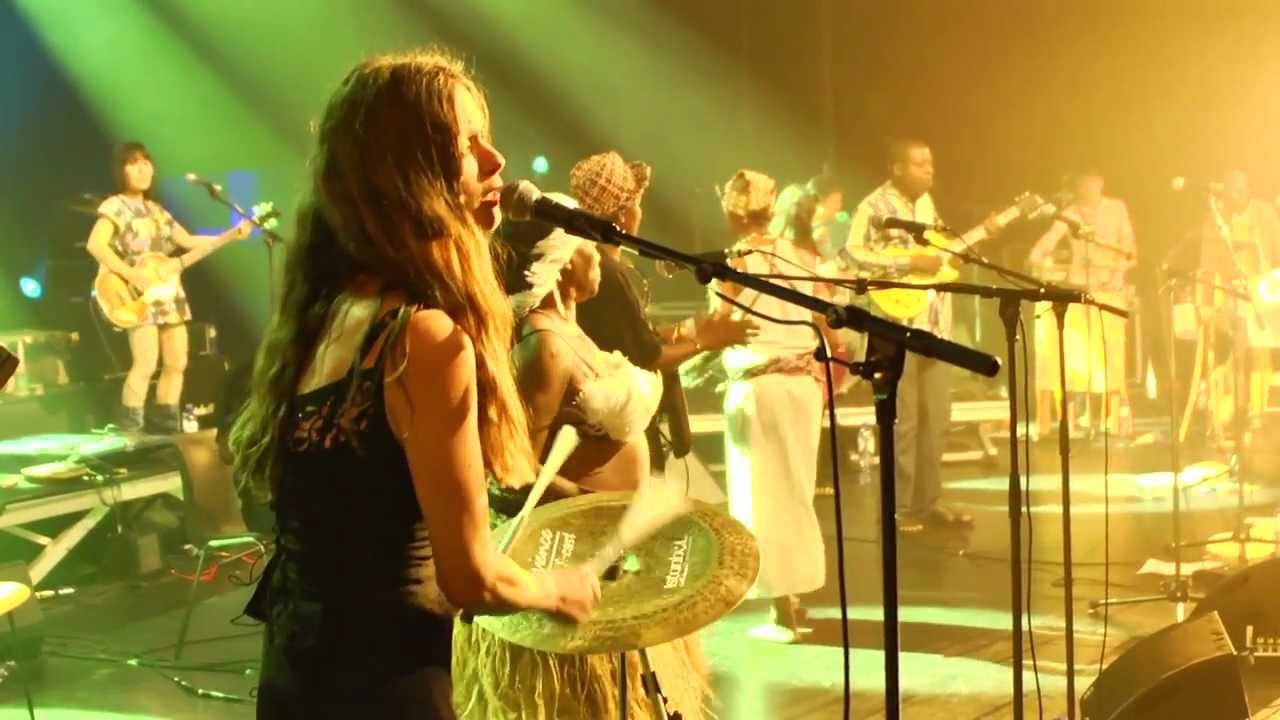 Congotronics vs Rockers - "Ambulayi Tshaniye" (official live video)