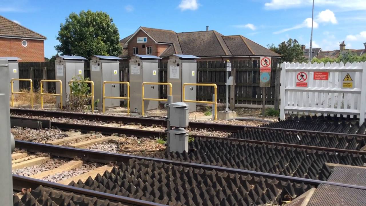 Polegate Station Level Crossing - East Sussex