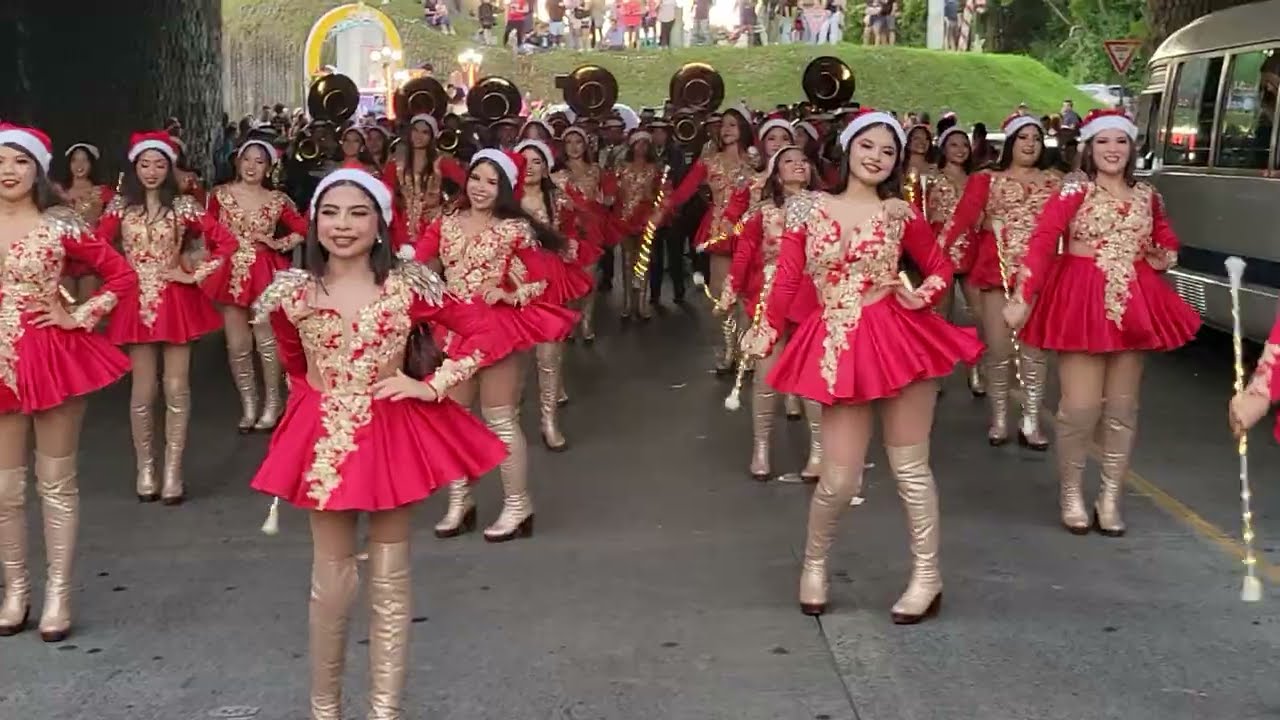 BANDA DISTRITO COLÓN EN EL desfile del correo de santa tecla interpretando crudo y amanecido viral