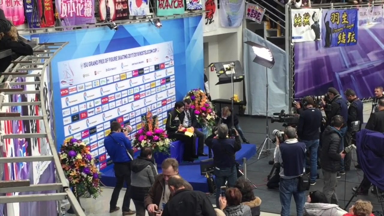 Yuzuru Hanyu and Brian Orser Kiss&Cry after FS