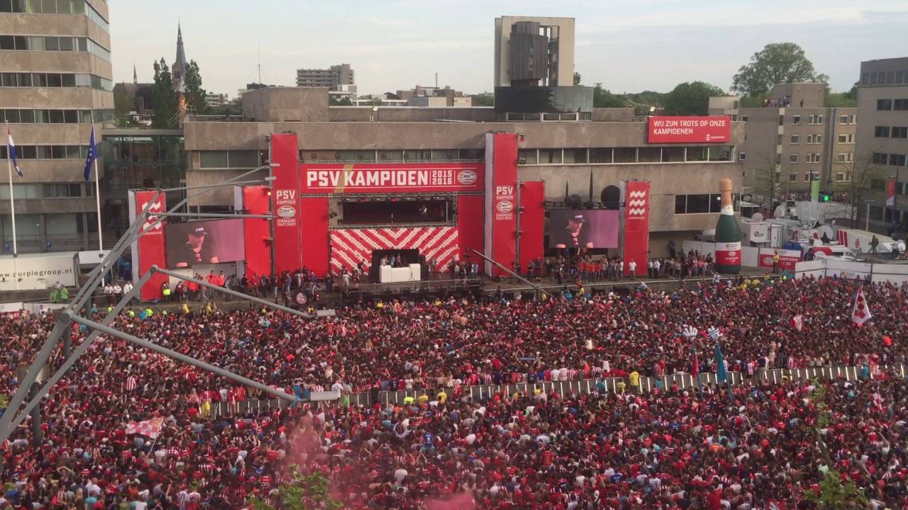 Wat een feest op het Stadhuisplein! Lose my mind