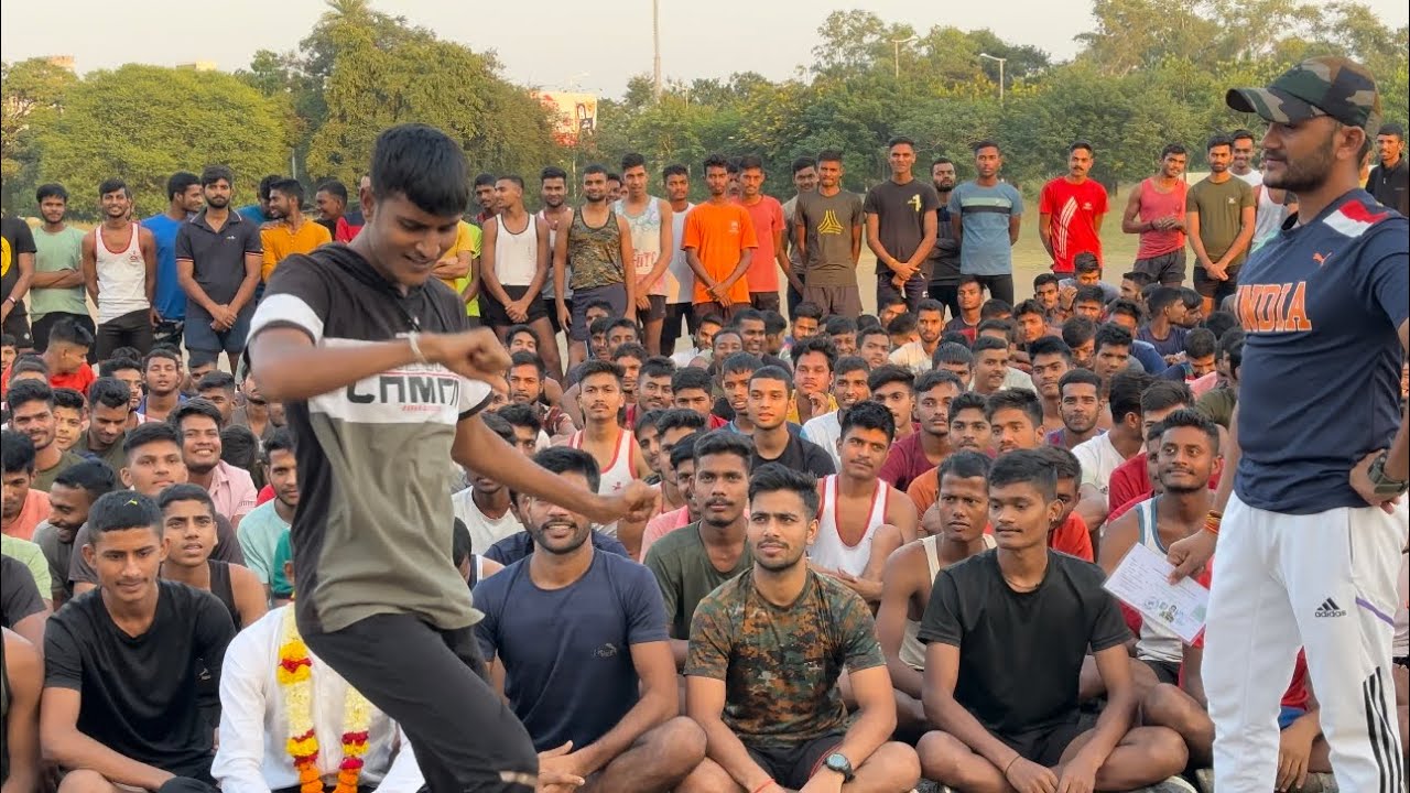 ये बिहारी बाबू 😘 के ताबड़तोड़ ठुमके Bhojpuri Song- Viral Dance