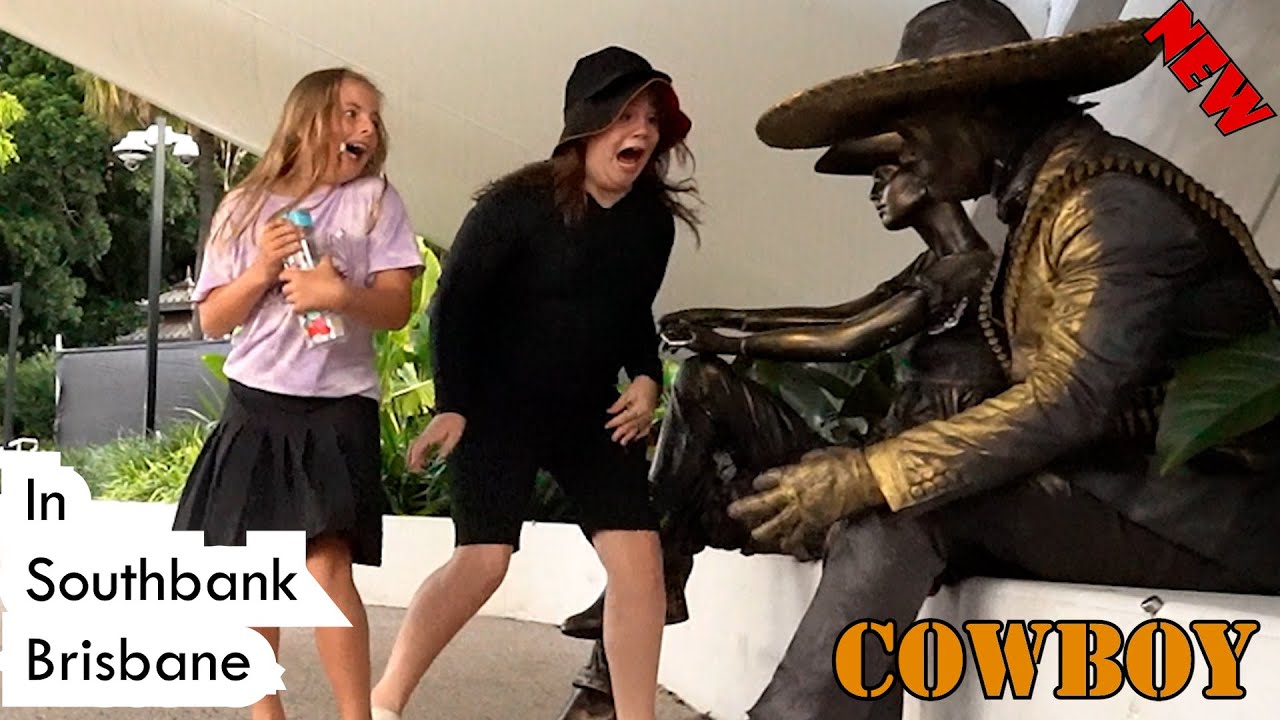 Statue of shock hahahah