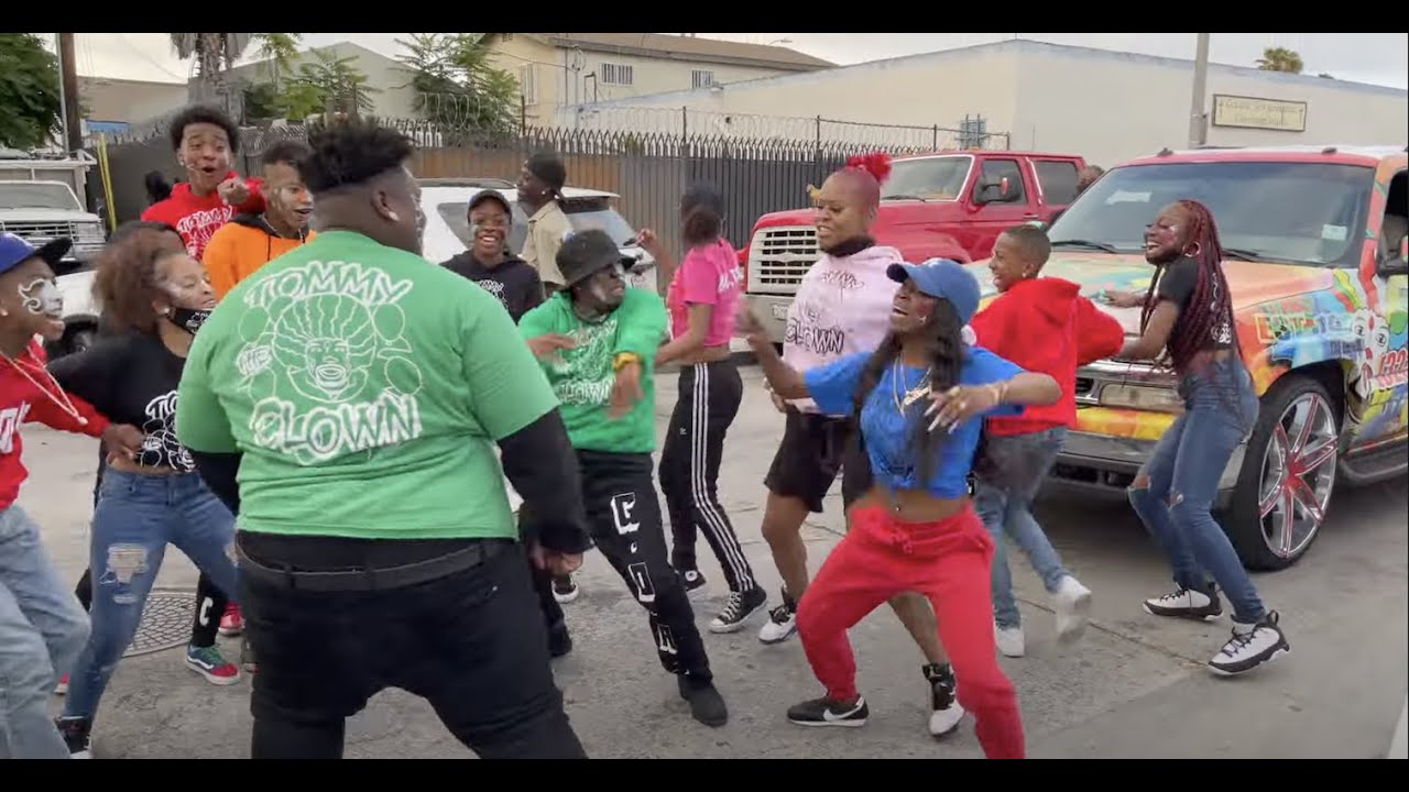 OMG❗️ EveryBody Just Start Banging ACTING CRAZY 😂 | FOLLOW @TOMMYHOTGIRLZTV @TOMMYTHECLOWN