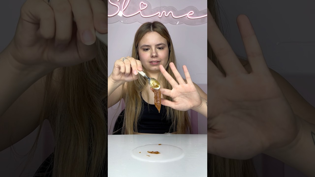 Misturei mel na slime! 😳 #slime