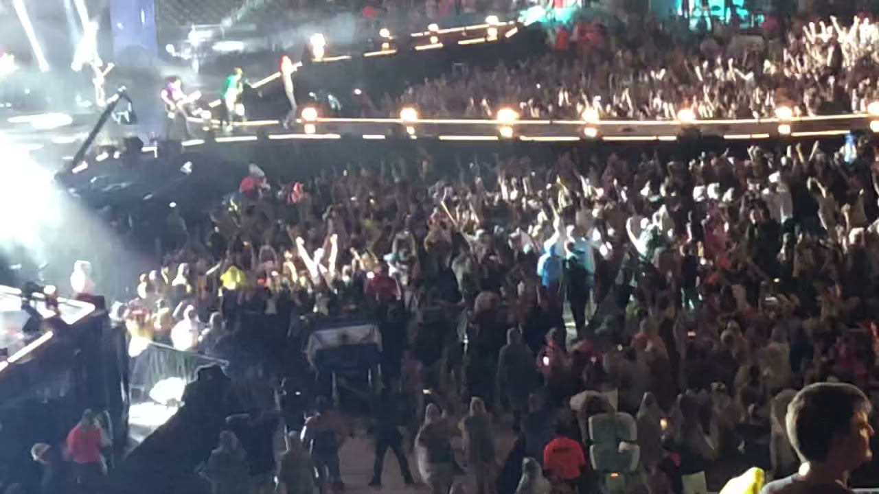 Rolling Stones Drummer Charlie Watts last concert last drumbeat and final bow at Miami Concert 2019