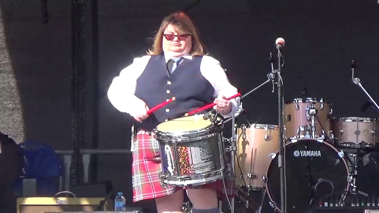 Lee Lawson Irwin continuing to entertain the crowds today at the Friends Goodwill festival in Larne