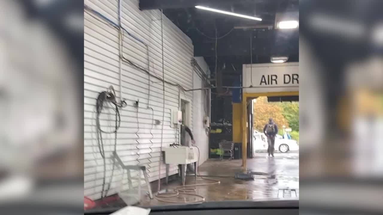VIDEO: 8 people detained by ICE at Hamden car wash