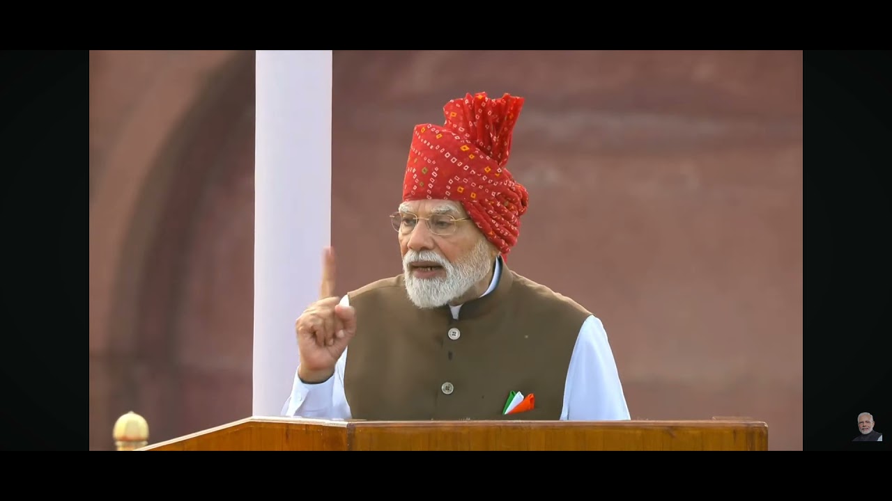 Modi ji, please correct the Indian Flag in your pocket.... 🇮🇳