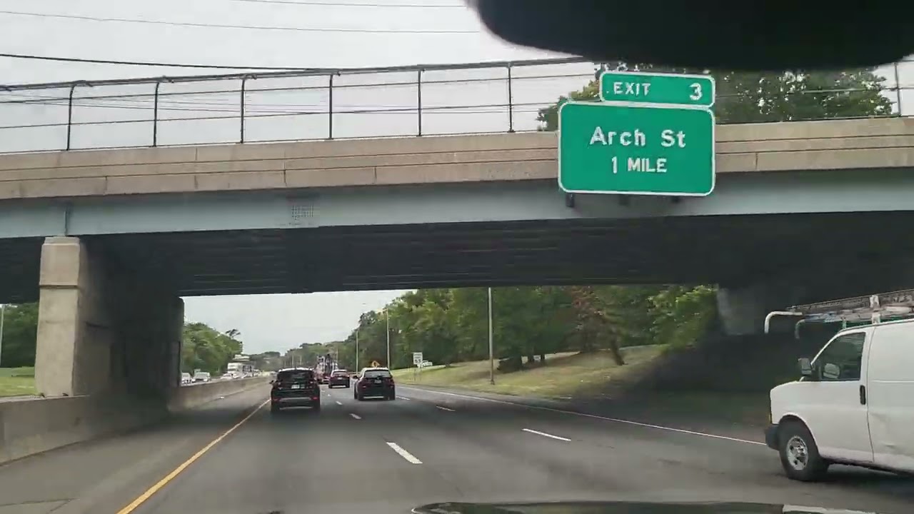 Driving from Stamford Connecticut via I-95 to New York city.