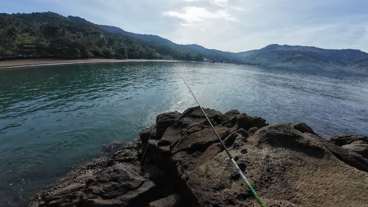 CASTING DI TEMPAT WISATA DAPAT IKAN UNTUK DIBAKAR | ultralight fishing ( catch & cook )