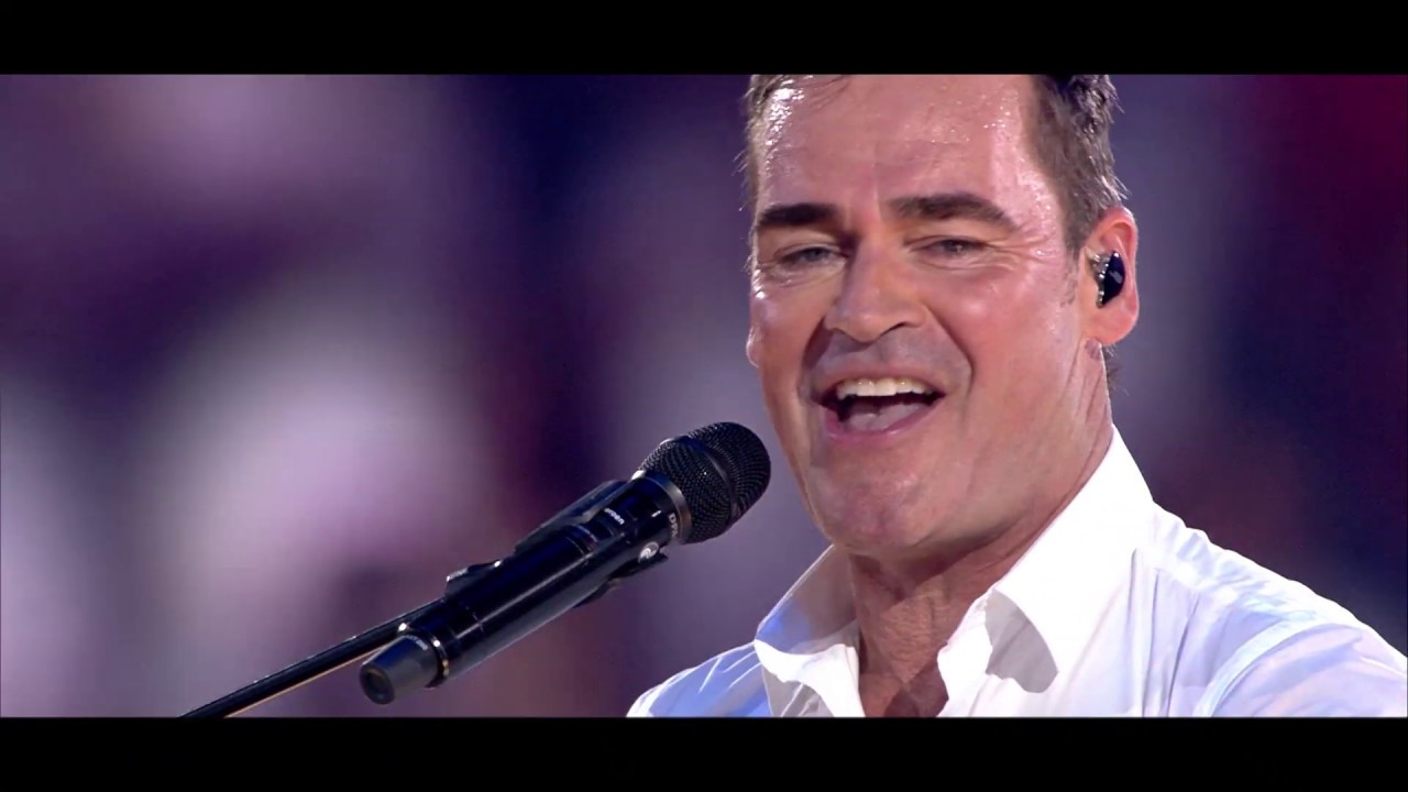 Jeroen van der Boom performing Pianoman (Live Johan Cruijff Arena - Toppers in Concert 2019)