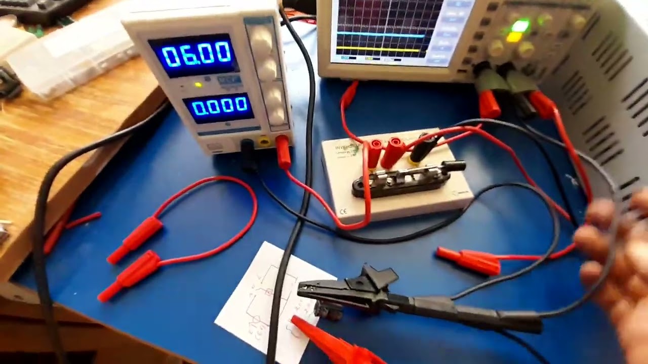 Réponse  d'un dipole RC à un échelon  de tension ( montage)