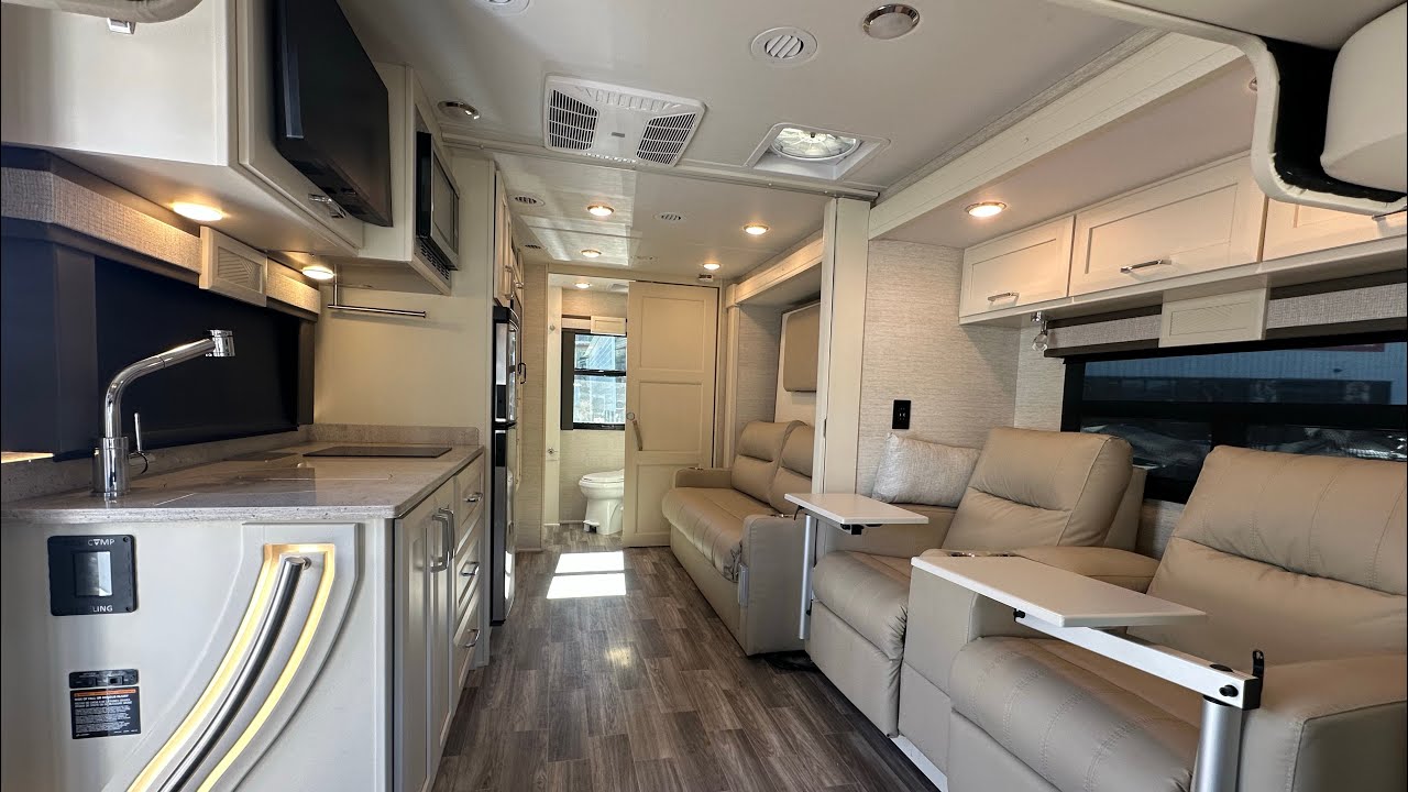 LUXURIOUS 2022 Tiffin Wayfarer SW‼️ 💲129,996 On Sale - Only 5k Miles‼️