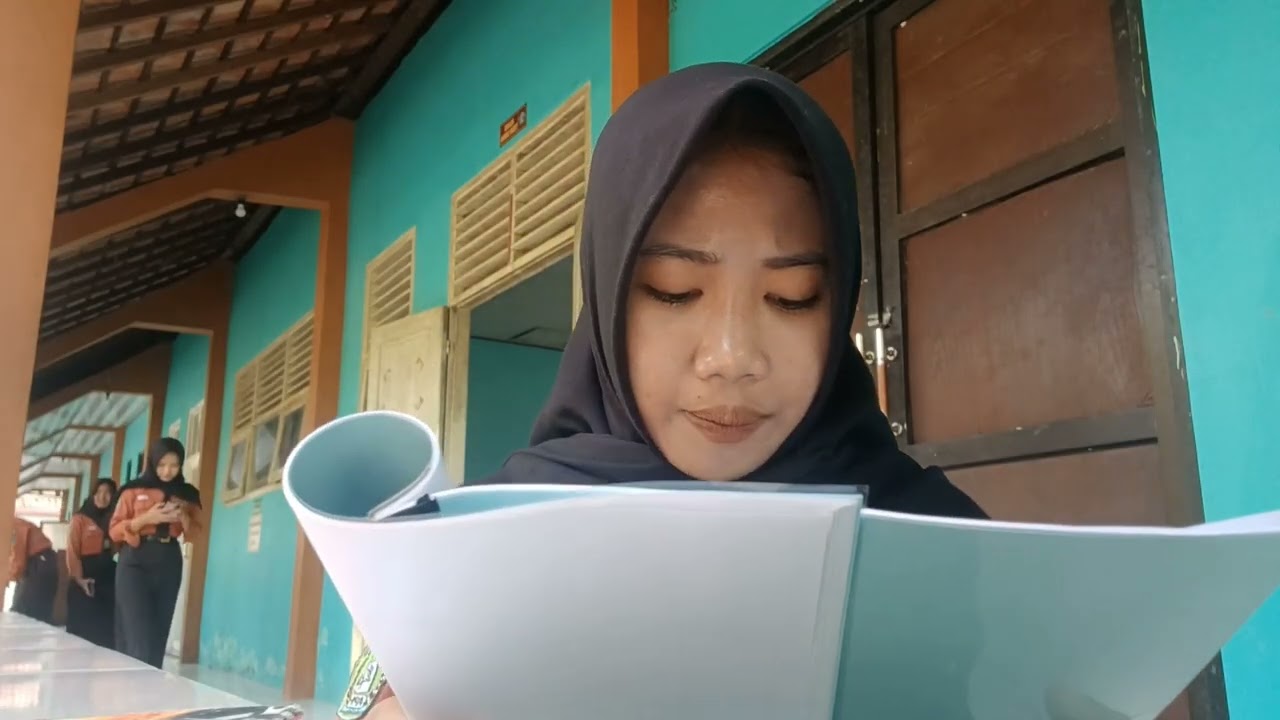 PRESENTASI LAPORAN PEMBUATAN PROTOTYPE PRODUK OLAHAN PANGAN PISANG KEMBUNG