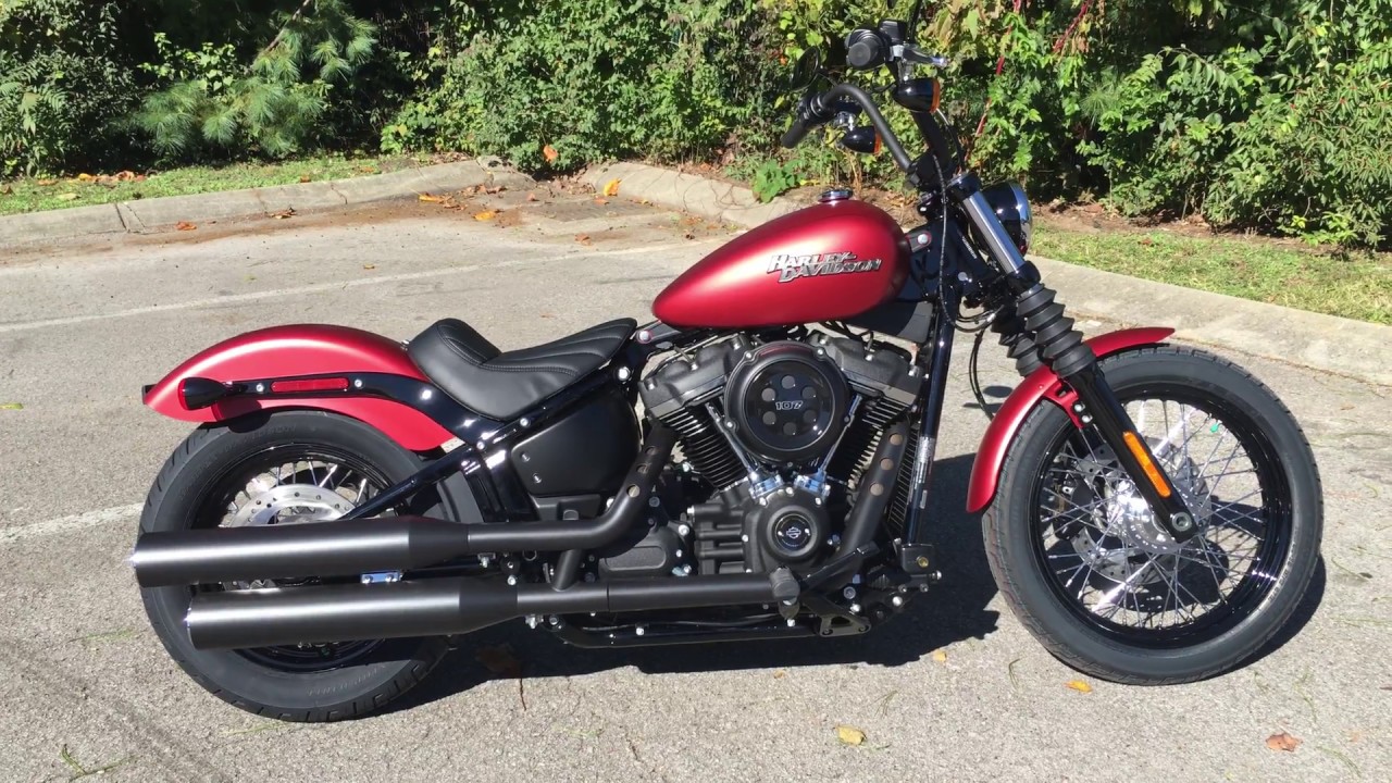 Harley-Davidson Street Bob 2019 в цвете Denim Red
