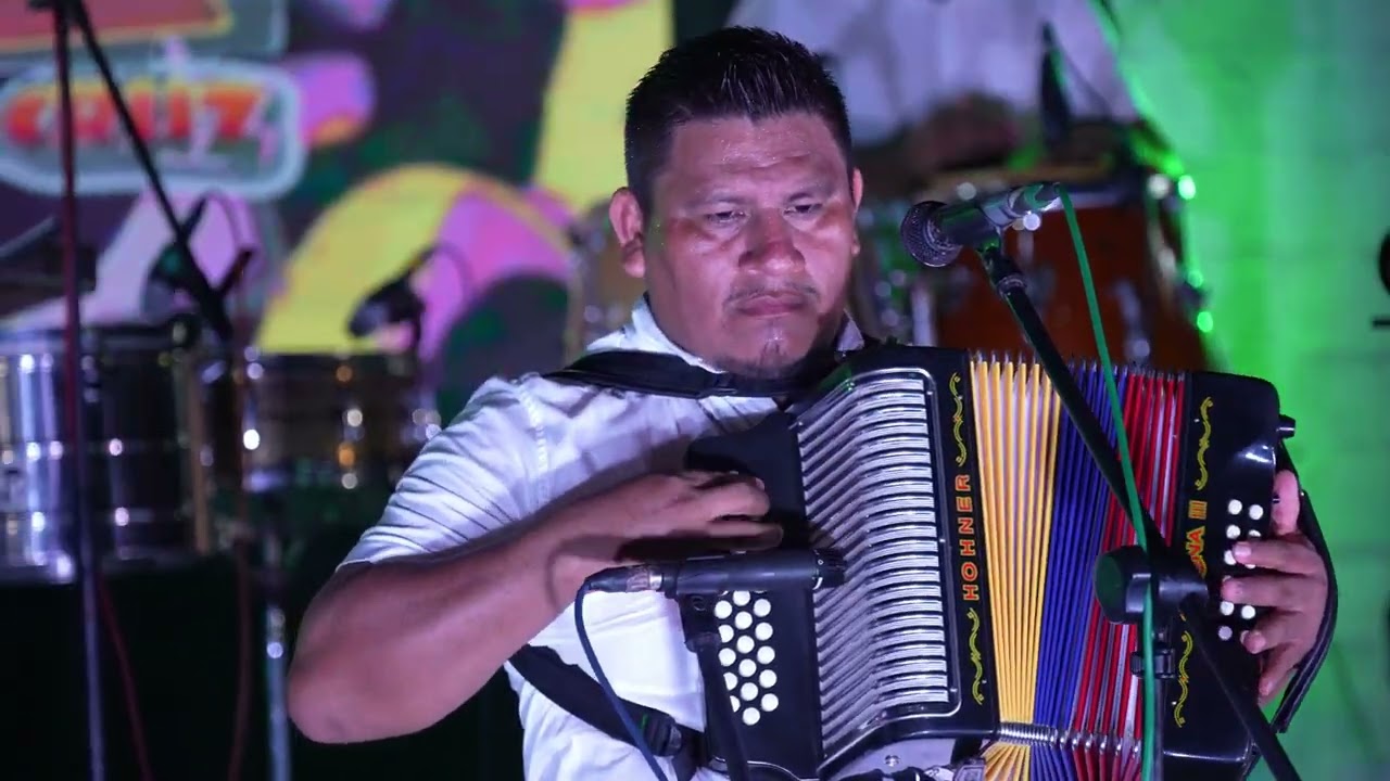 El Año Viejo · Nueva Generación de Julio Cruz