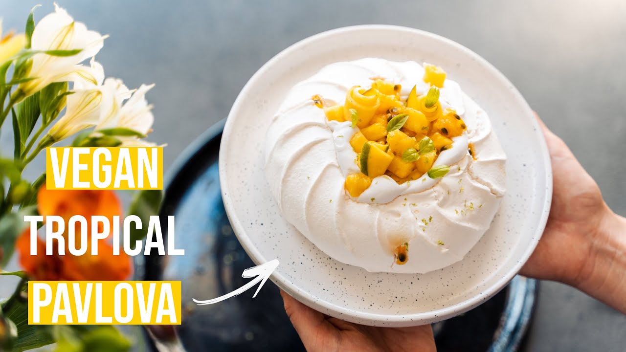 Vegan Pavlova : Tropical Fruits