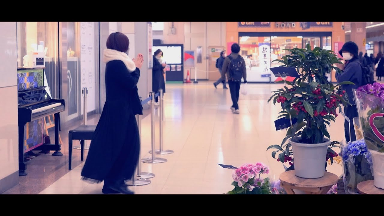 【感動】長渕剛「乾杯」を演奏したらまさかの女性が大拍手で近づいてきて・・・泣ける【卒業ソング】