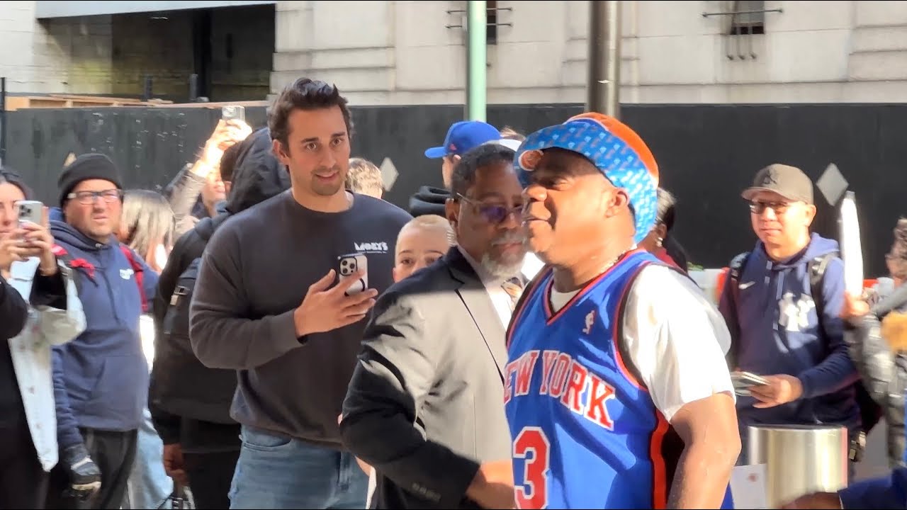 New York City: Russell Wilson & Tracy Morgan Famous Celebrity At MSG