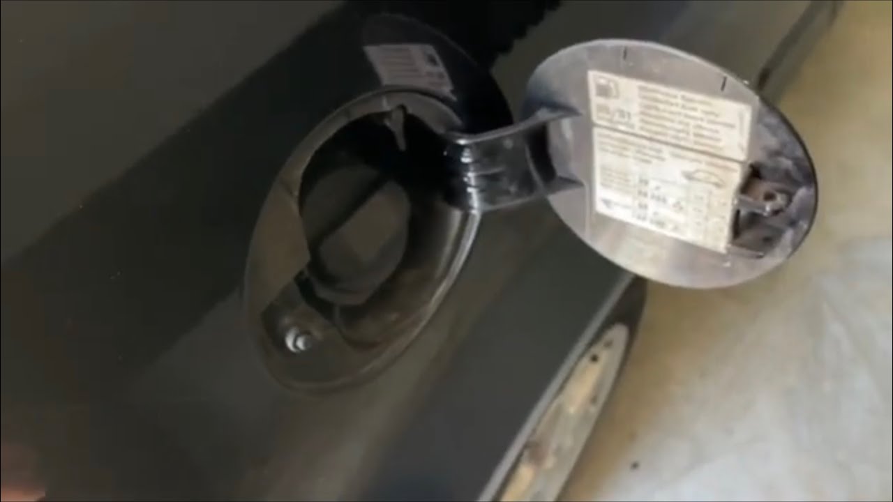 How to open gas cap in case of emergency Volkswagen Polo - manually unlock the Fuel filler cap VW