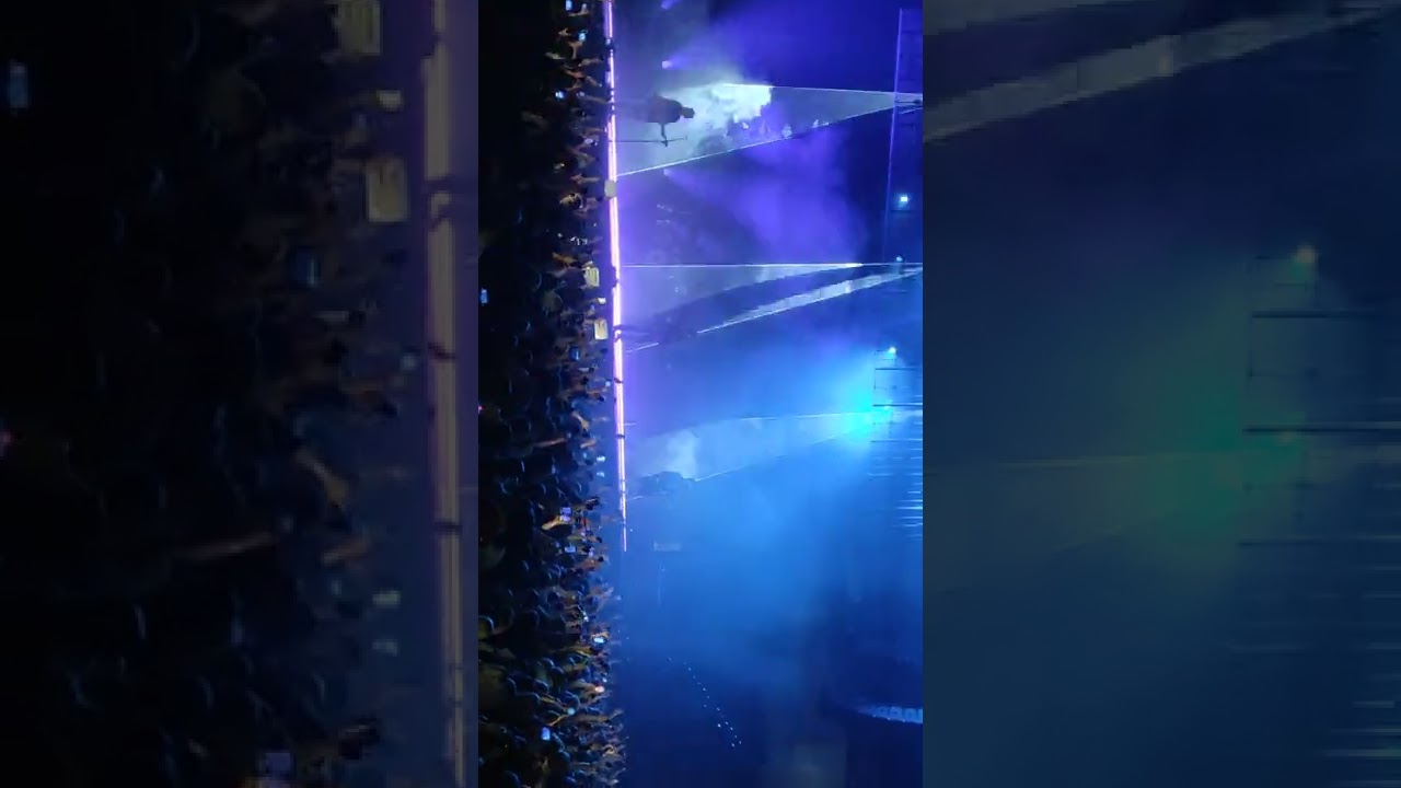 5SOS Amnesia in Prague 29/4/22