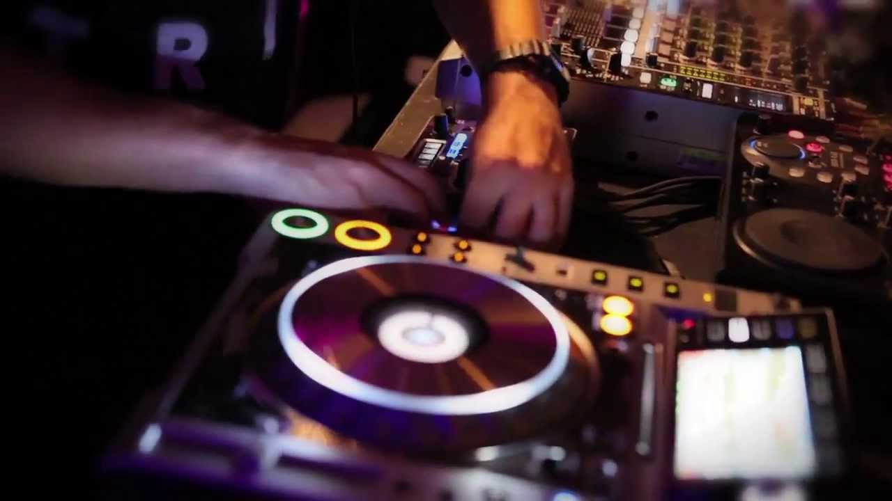 DJ wizard James Zabiela in an exclusive interview, Pioneer DJ labs at 10 Days Off - day 6