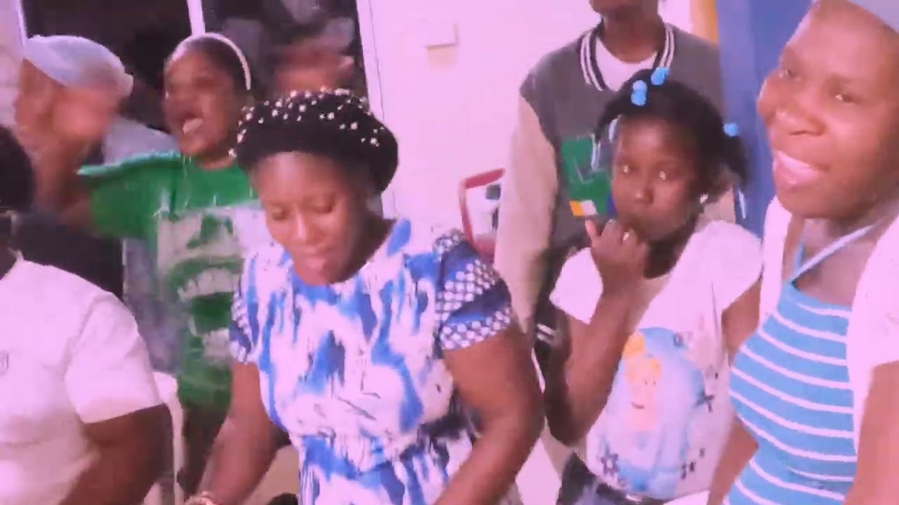 JEUDI/ ADORATION & LOUANGE/ Vinn nouri nann nou Lakay Bondye. Se Lakay Bondye kigen lavi.