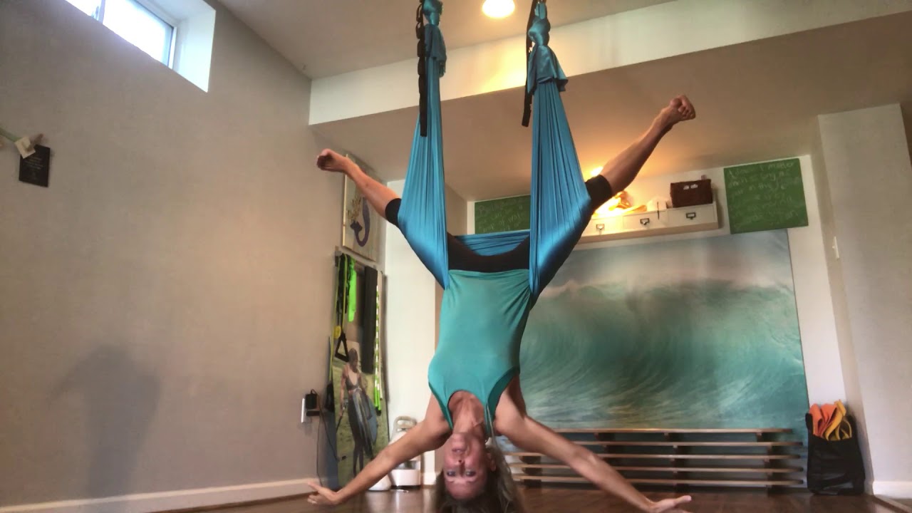 AERIAL YOGA: Warm Up: short sequence to find a home practice
