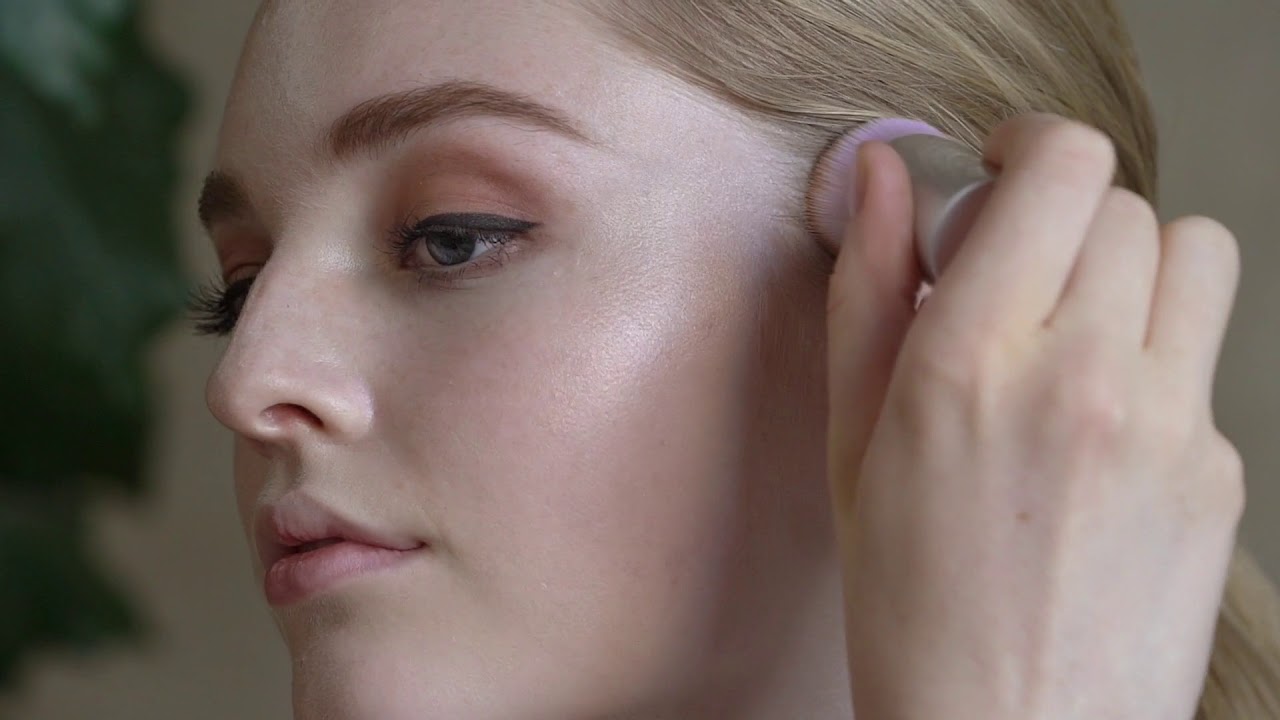 How to Apply RMS Beauty Magic Luminizer