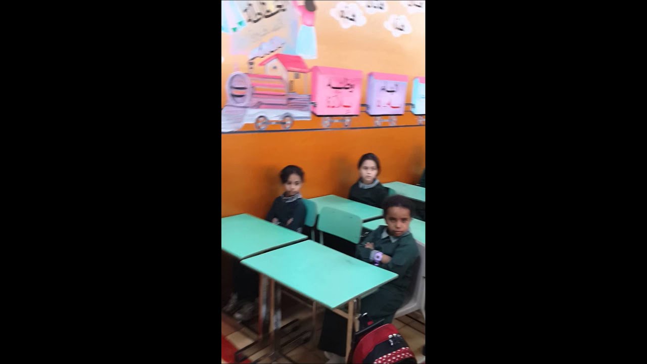 تكريم ثالث ب مع رائدتهم لعدم الغياب