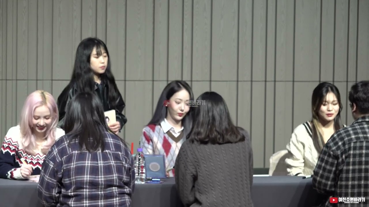 [4K] 비비지(VIVIZ) - 시즌 그리팅(MY HOBBY IS) 팬사인회 전체직캠(Fancam) / 240105 서초 팬사인회 by 여신소원바라기