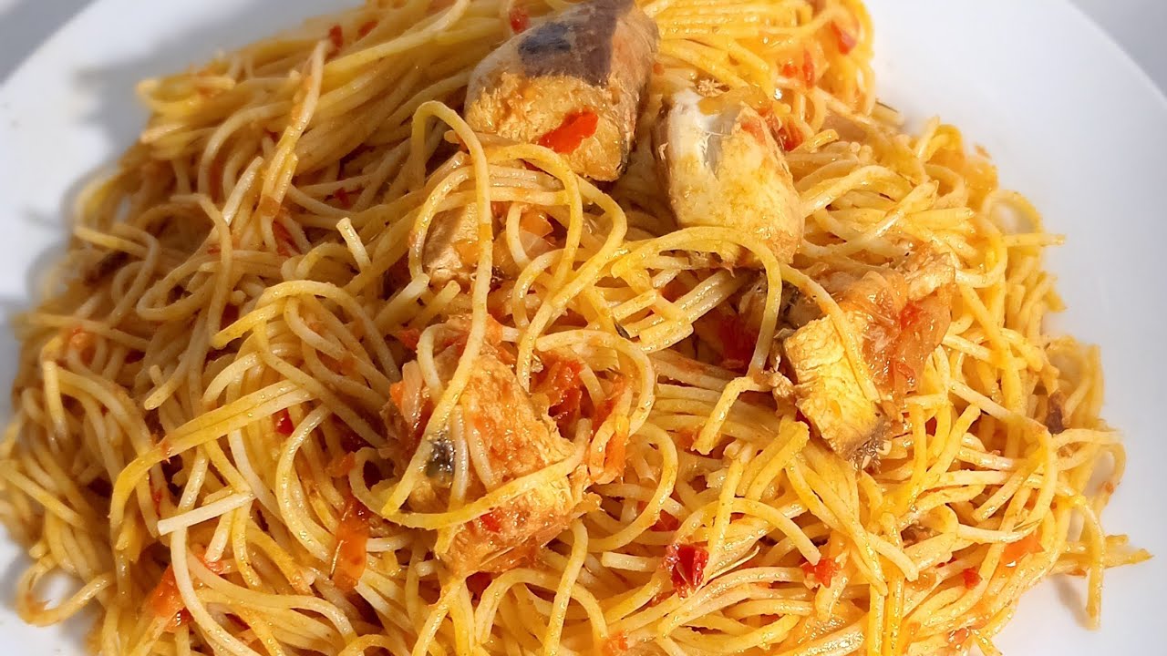 How To Make Jollof Spaghetti With Fish | Easy Nigerian Recipe